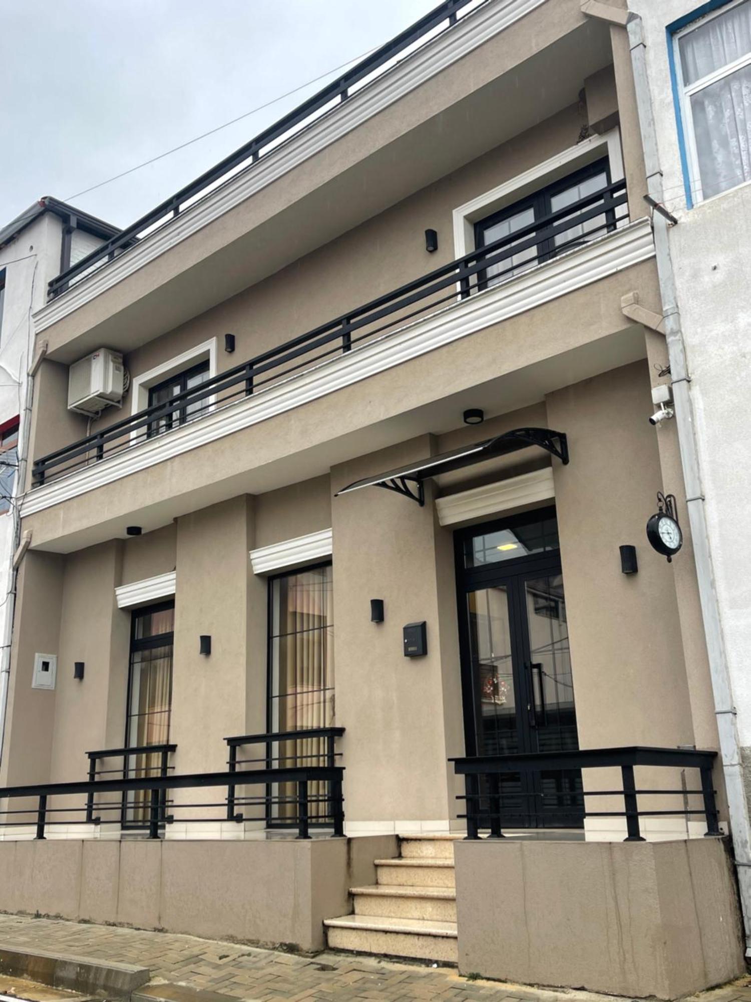 Small Hotel Ora Pogradec Eksteriør billede