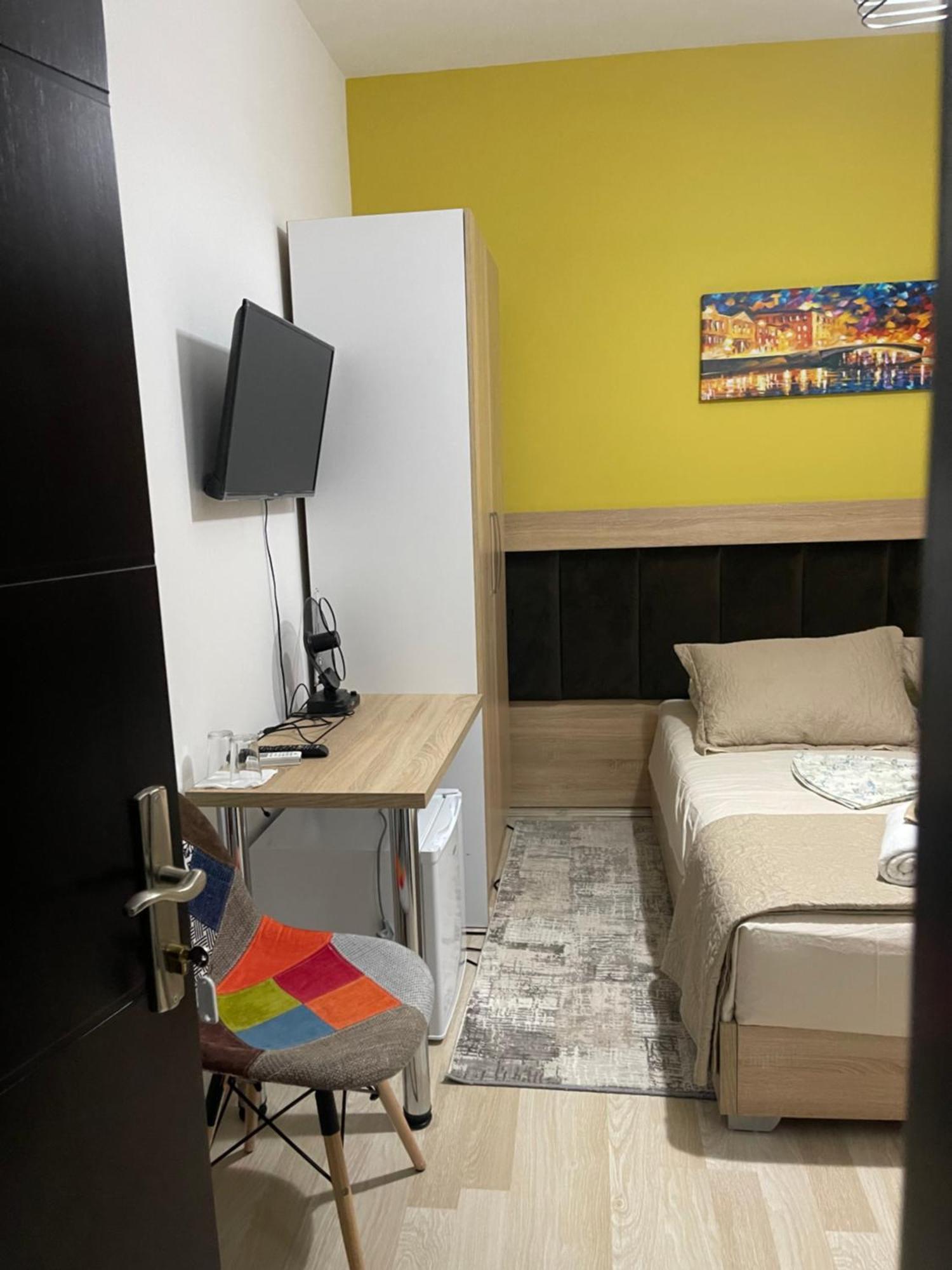 Small Hotel Ora Pogradec Eksteriør billede