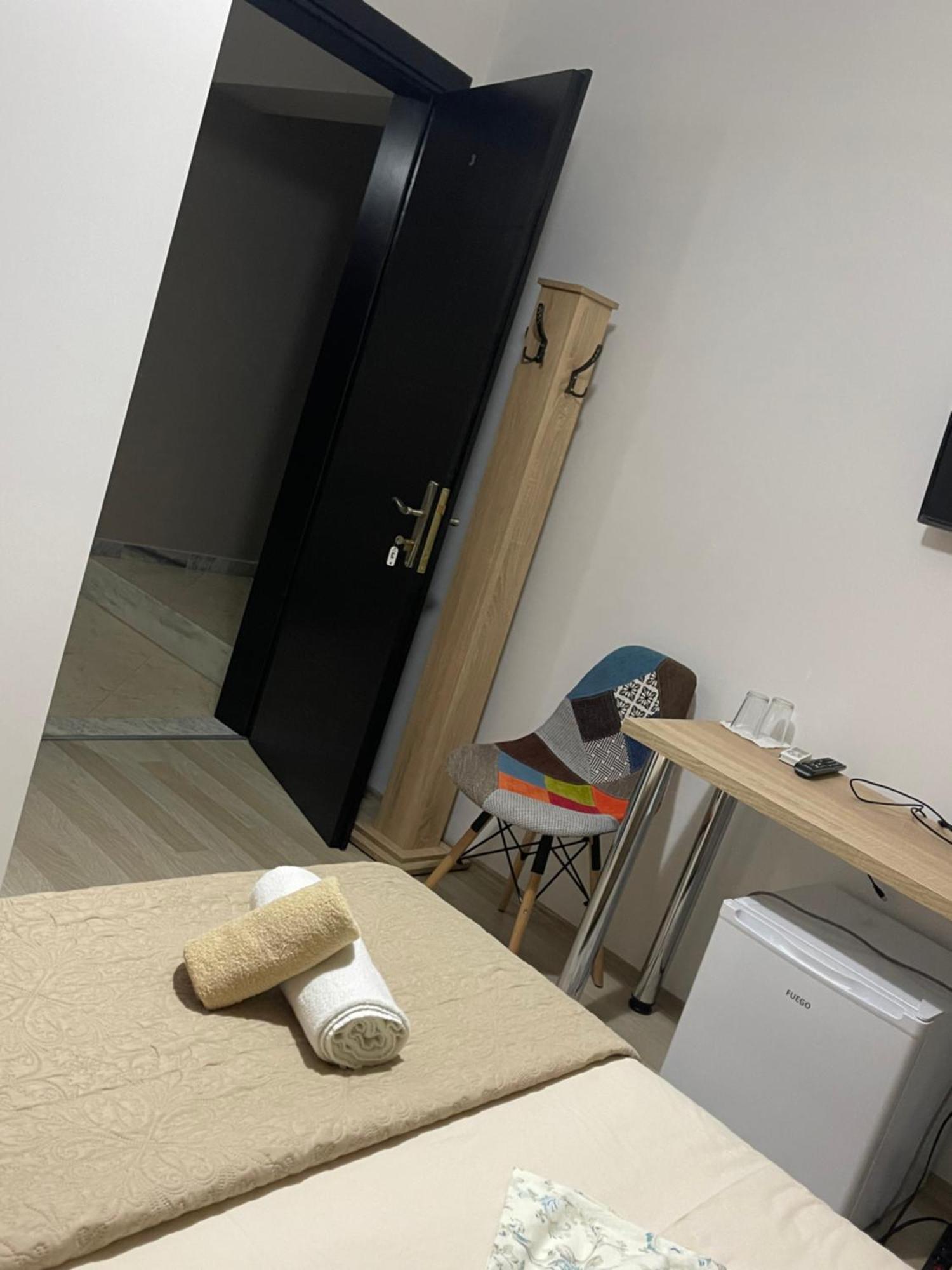 Small Hotel Ora Pogradec Eksteriør billede