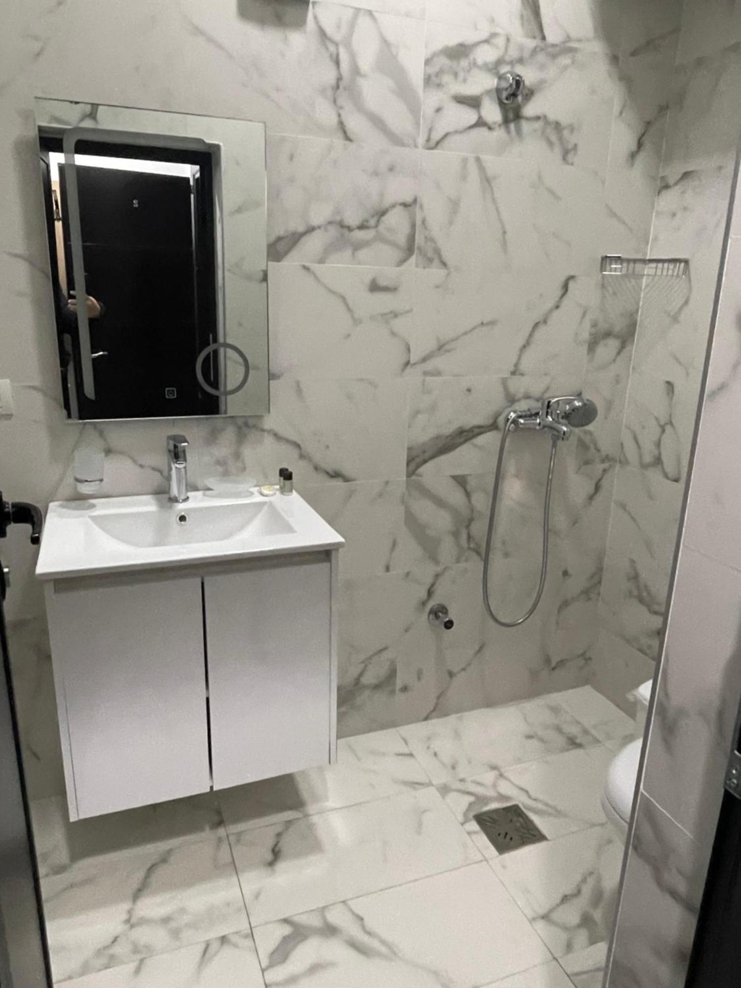 Ora Apartament Pogradec Eksteriør billede