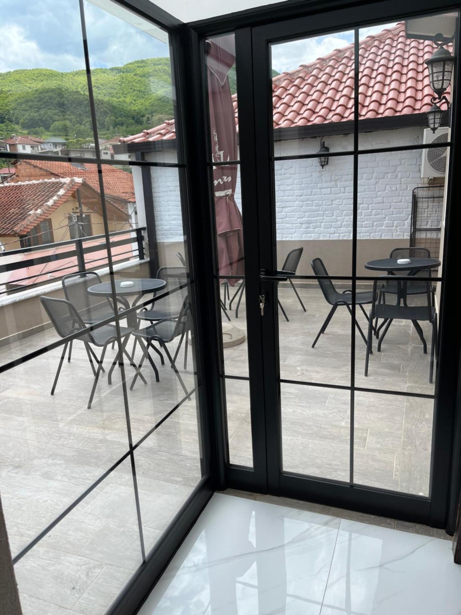Small Hotel Ora Pogradec Eksteriør billede